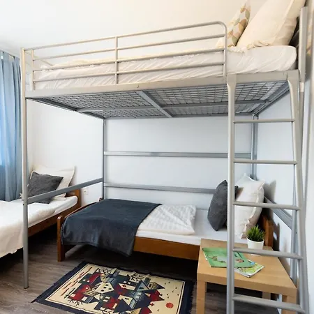 Apartament Medences, Teraszos Uj Apartman Parthoz Koezel